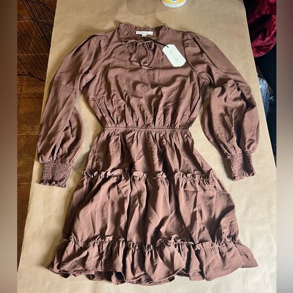 Vine & Love Dress Brown Ruffle sleeves and skirt with tie front - Picture 3 of 9